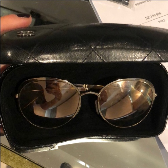 Chanel sunglasses - Picture 3 of 6